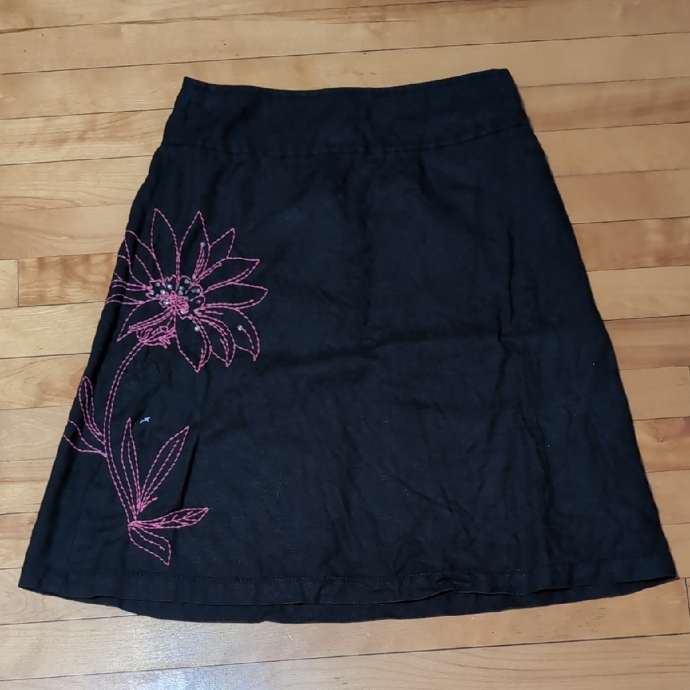 Chic Black Linen  A-Line Skirt with Embroidered Pink Floral Design Sequin